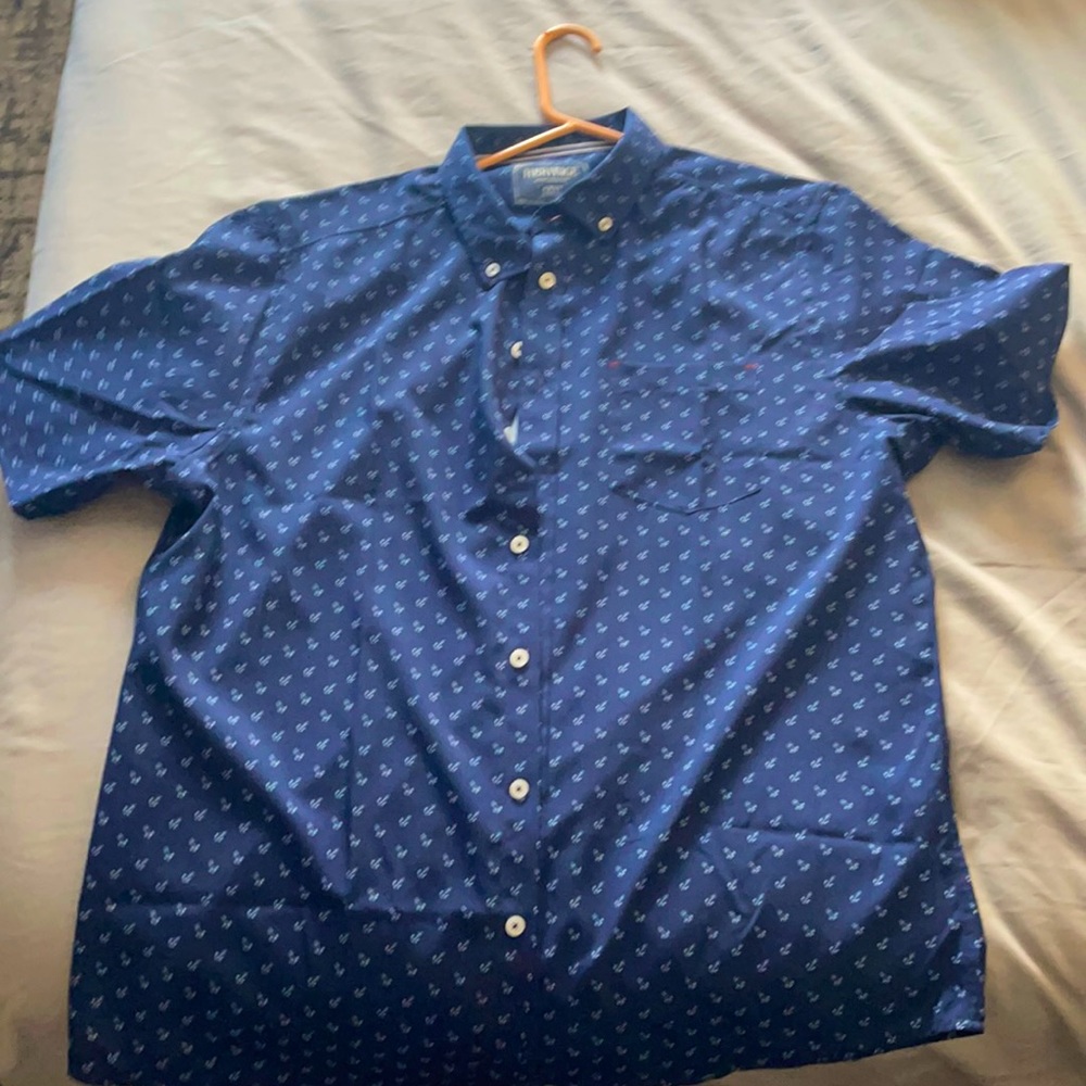 Short sleeved button up